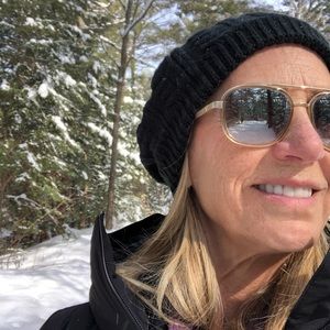 Meet your Posher, Debbie